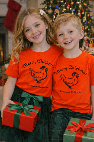 Merry Chickmas Petaluma Chicken  Kids  T-shirt -Gildan